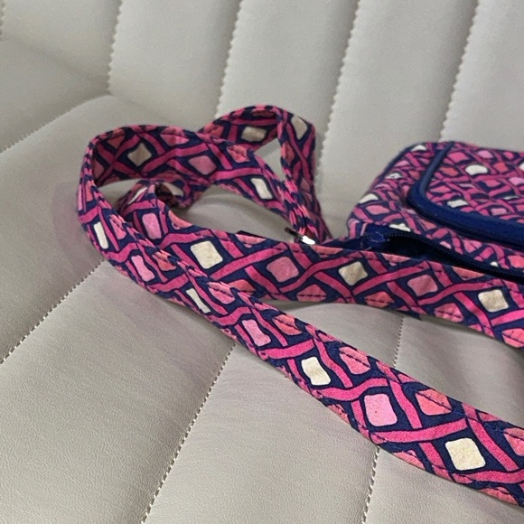 Vera Bradley Katalina Pink Diamonds Breast Cancer Bag Iconic Little Hipster EUC - Picture 11 of 12